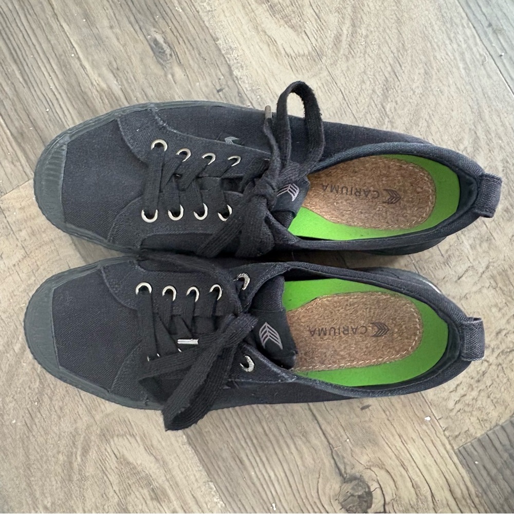 Cariuma Black Canvas Sneakers for Men